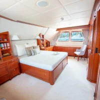 cornelia-yacht-for-charter-5-min.webp