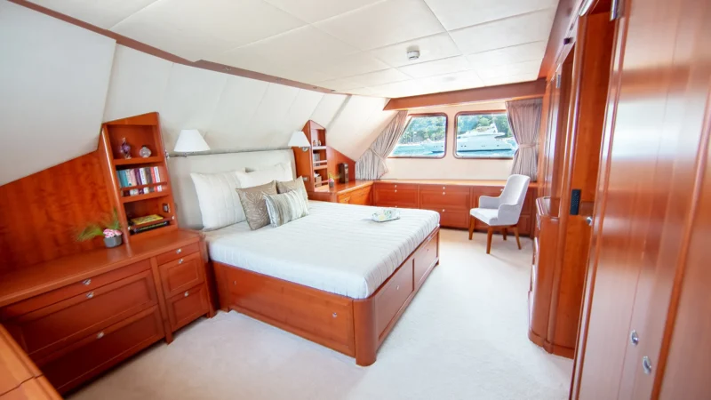 cornelia-yacht-for-charter-5-min.webp