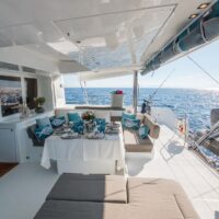 catamaran_lucky_clover_aft_deck_diining