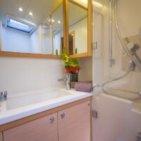 catamaran_lucky_clover_guest_ensuite