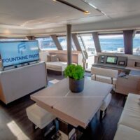 YACHTING_Power 67_kitchen-livingroom day_hi_CN1A3354