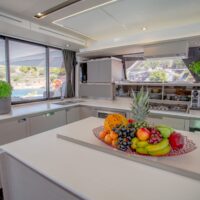 YACHTING_Power 67_kitchen-livingroom day_hiCN1A2156