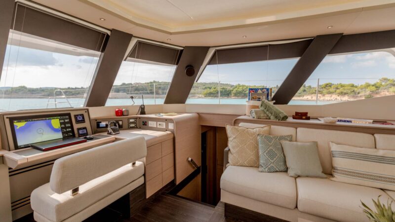 YACHTS 2021-NAMASTE Living Room_web_1706