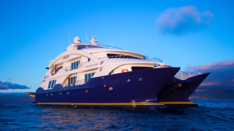LuxuryCatamaran-F7