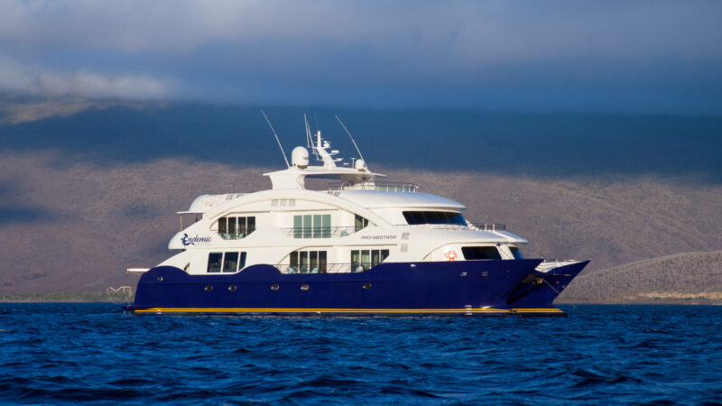 LuxuryCatamaran-F7(4)