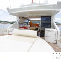 2.3 Aft deck sun loungers
