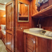 double cabin bathroom