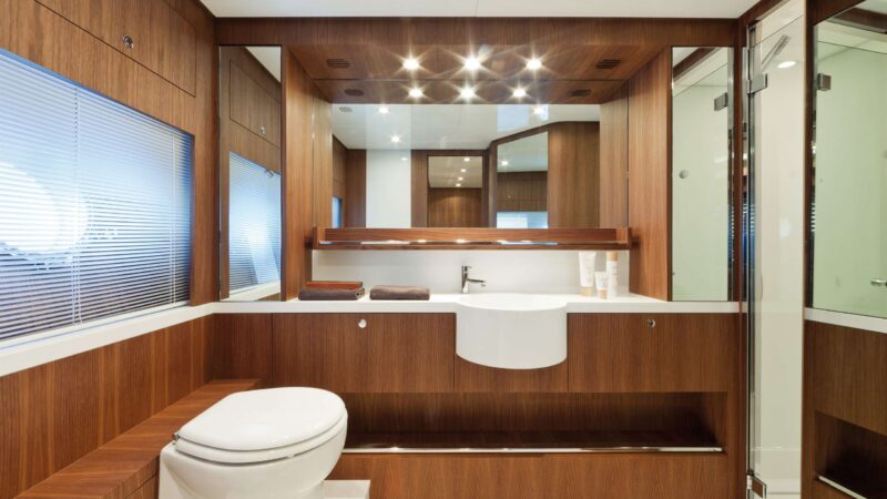 riva-92-duchessa-interior-13