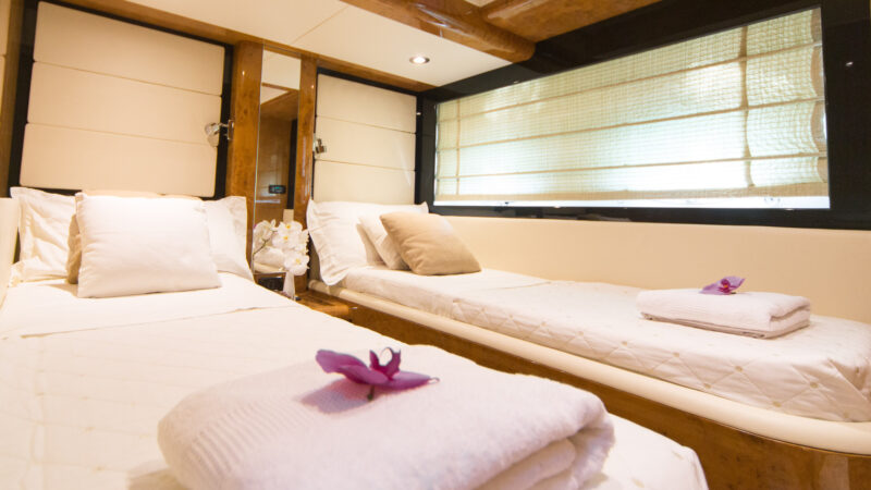 Twin cabin detail
